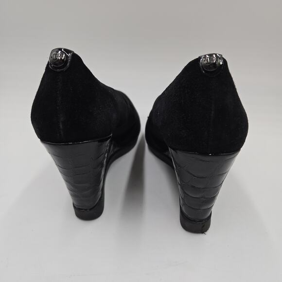 Donald Pliner CARLA Black Suede and Patent Leather Wedge Heel Pumps Size 8 M - Picture 4 of 8